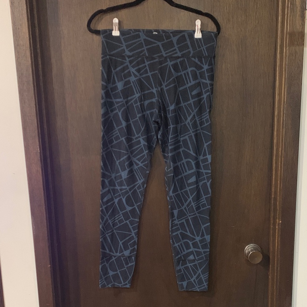 *3/$10* Champion Navy Abstract Pattern Gym Leggings size L